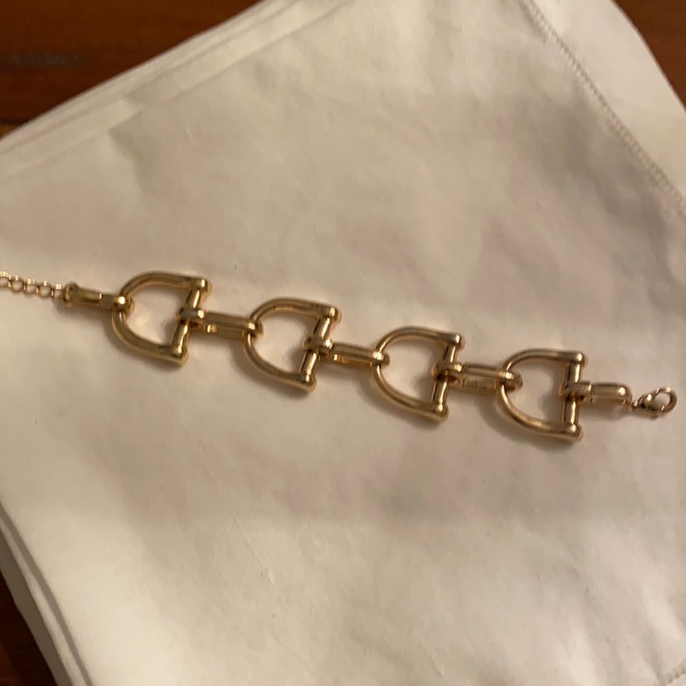 Gold Stirrup Link Bracelet